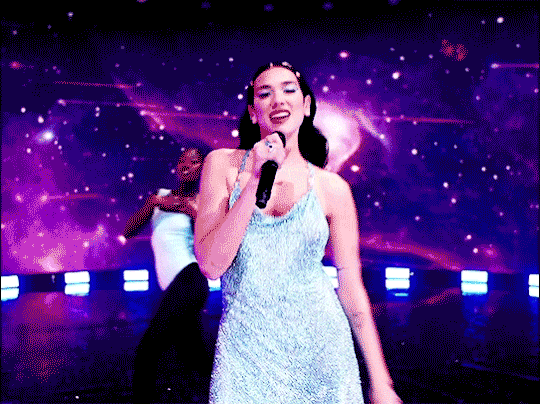 Live Visuals: Dua Lipa's 'Levitation' Live at Royal Albert Hall — image 8